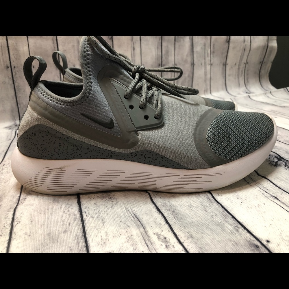 Nike Lunarcharge Essentials